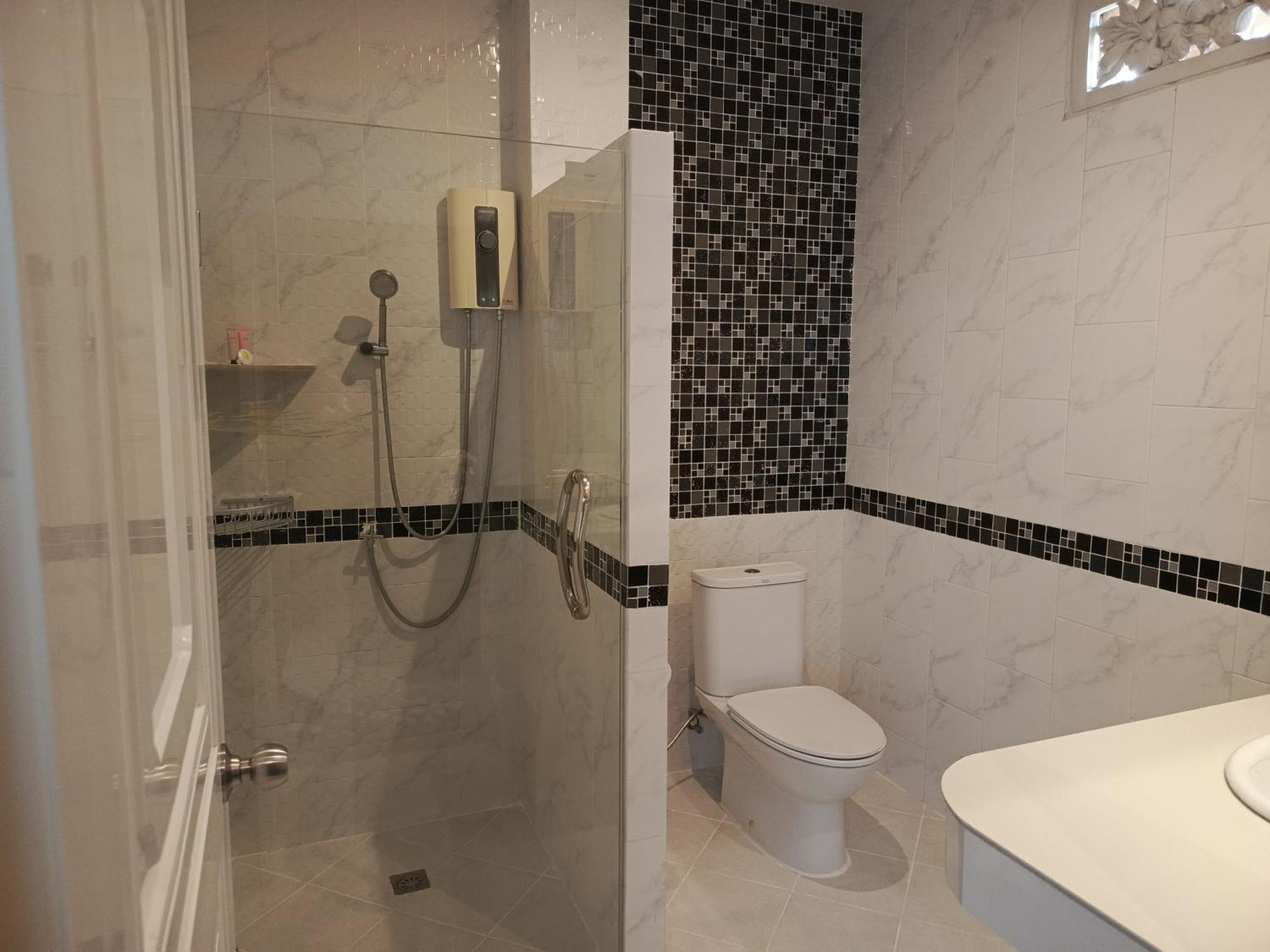 Klong Muang Beach Apartment Bagian luar foto