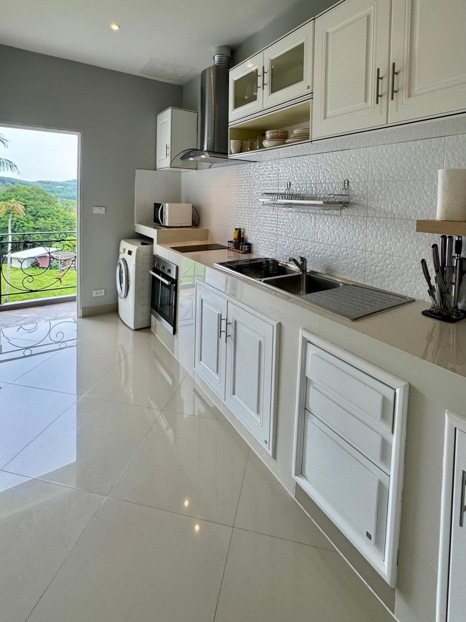 Klong Muang Beach Apartment Bagian luar foto