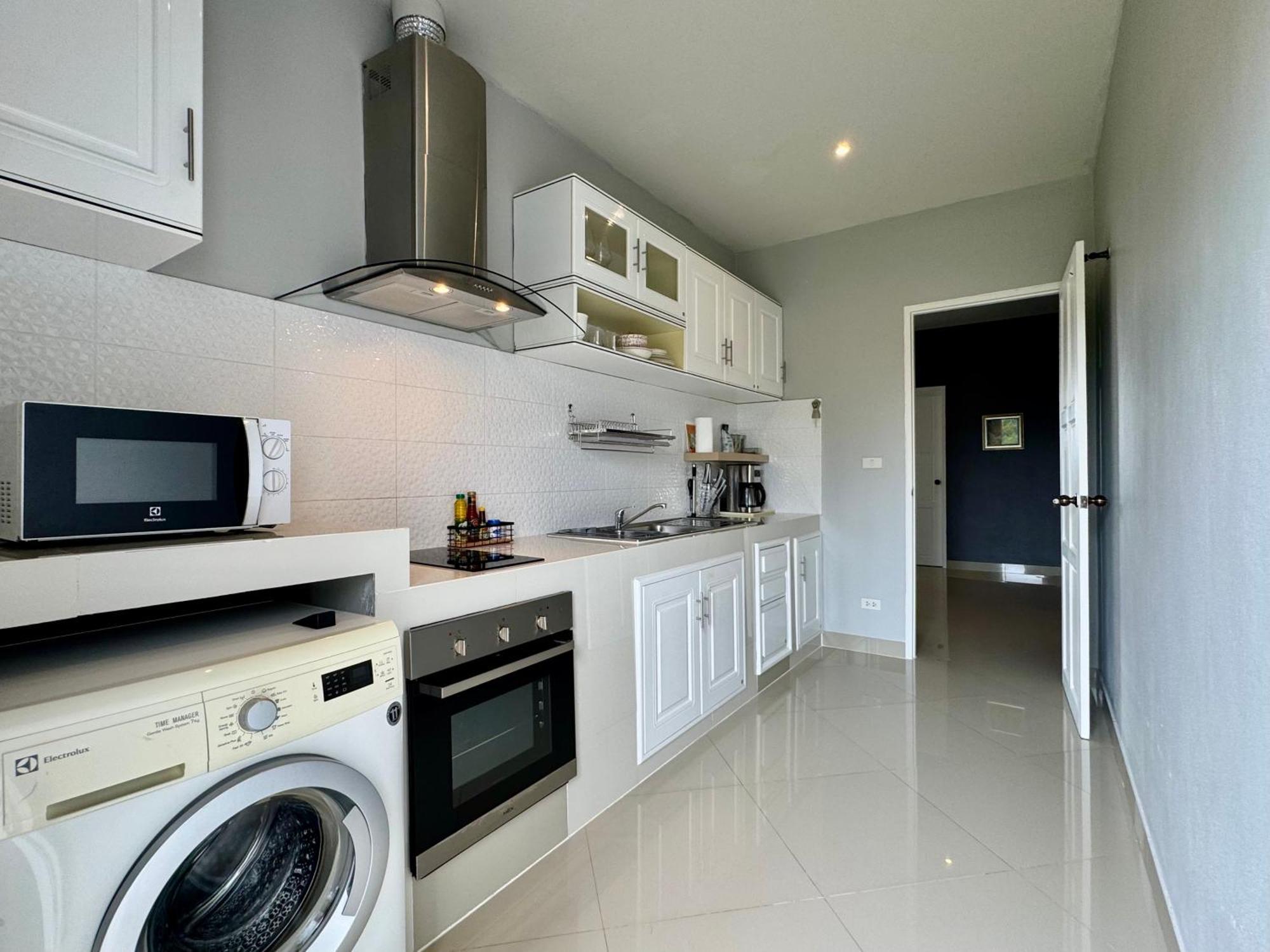 Klong Muang Beach Apartment Bagian luar foto